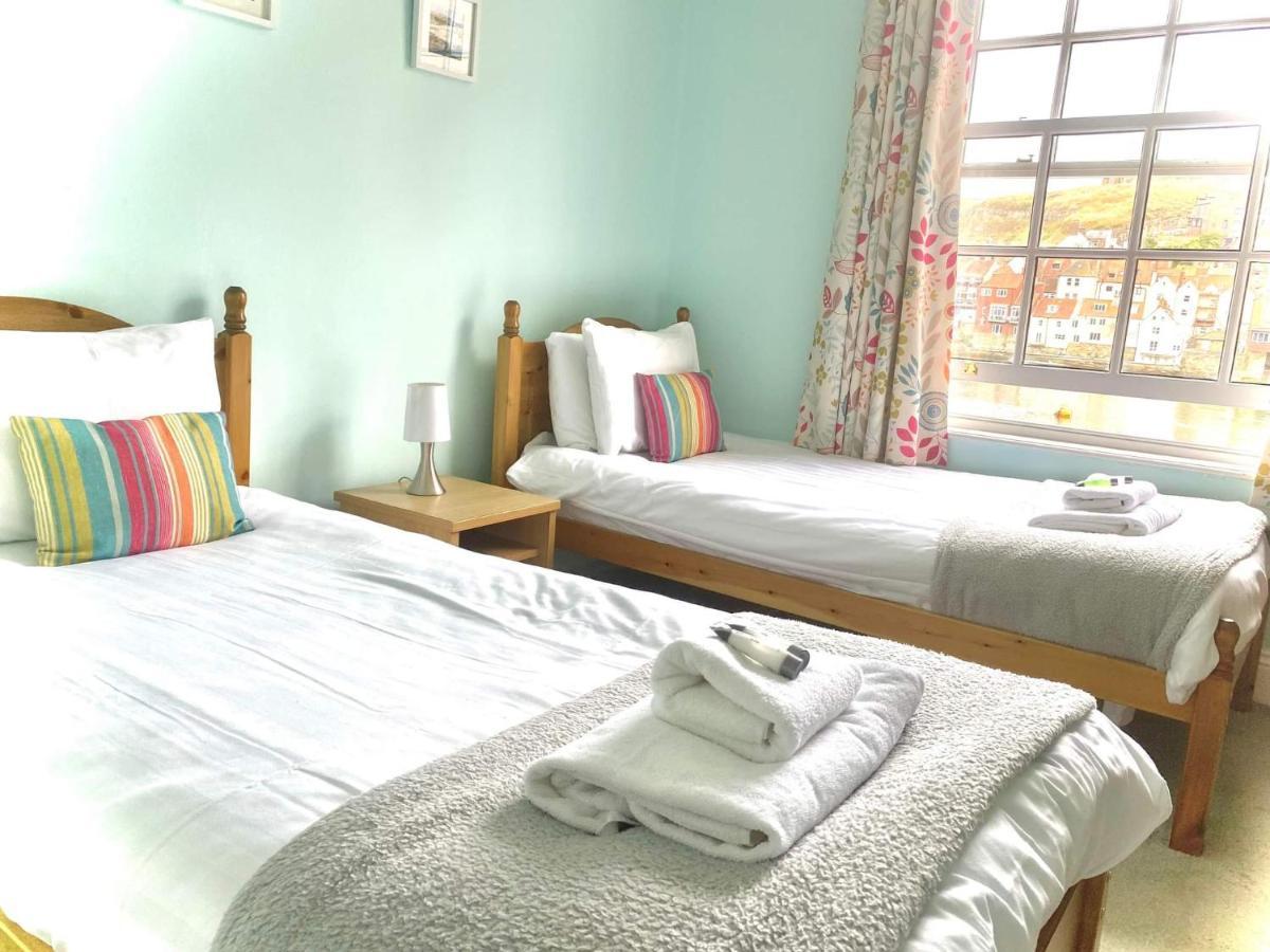 The Pier Inn Whitby Bagian luar foto